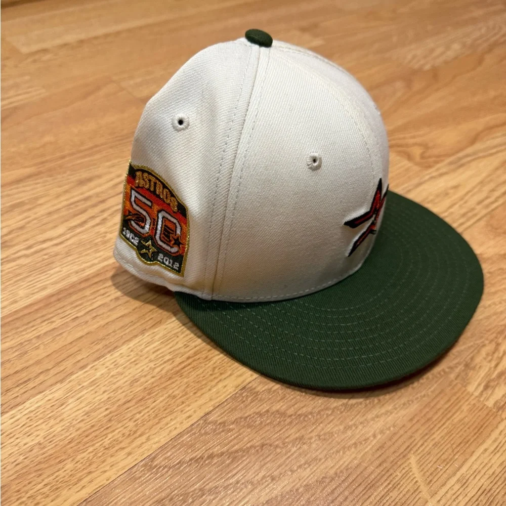 MLB Cream and Green Star Hat - Picture 2 of 5